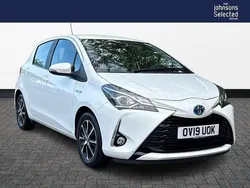 White Used 2019 Toyota Yaris Hybrid Hatchback | £13,450 (Fair price)
