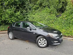 Black Used 2015 Vauxhall Astra Design Edition Hatchback | £5,495 (Fair price)
