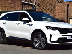 White Used 2021 Kia Sorento 4 SUV | £32,750 (Fair price)