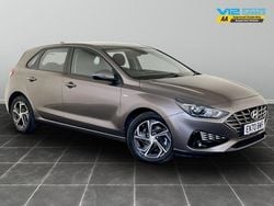 Bronze Used 2021 Hyundai i30 SE Hatchback | £8,895 (Fair price)