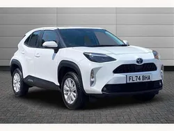 White Used 2024 Toyota Yaris Cross SUV | £23,350 (Good price)