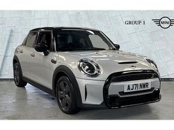 White silver Used 2022 Mini Cooper S Classic Hatchback | £18,350 (Super price)