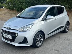 Silver Used 2017 Hyundai i10 Premium Hatchback | £5,995 (Fair price)