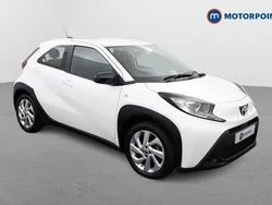 White Used 2023 Toyota Aygo PURE Hatchback | £11,999 (Fair price)