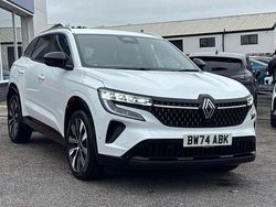Pearl arctic white Used 2025 Renault Austral Techno SUV | £23,058 (Fair price)