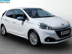 White Used 2019 Peugeot 208 Signature Sky Hatchback | £7,400 (Fair price)