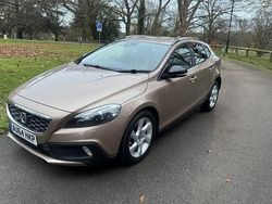 Used 2014 Volvo V40 CC Estate | £7,250 (Fair price)