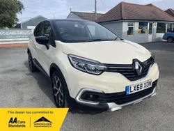 Cream/black Used 2018 Renault Captur GT-Line SUV | £9,990 (Fair price)