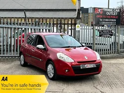 Red Used 2010 Renault Clio II Hatchback | £2,295 (A bit pricey)