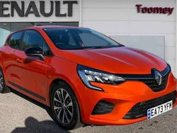 Orange Used 2022 Renault Clio V Evolution Hatchback | £14,390 (Fair price)