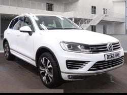 White Used 2016 VW Touareg R-line SUV | £11,995 (Good price)