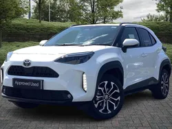 White Used 2024 Toyota Yaris Hybrid Design Estate | £23,861 (Fair price)