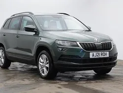 Emerald green metallic Used 2021 Skoda Karoq SE SUV | £16,622 (Fair price)