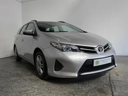 Silver Used 2015 Toyota Auris Active Estate | £4,495 (Fair price)