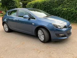 Blue Used 2015 Vauxhall Astra Excite Hatchback | £5,999 (Good price)