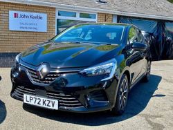 Black Used 2022 Renault Clio V Evolution Hatchback | £12,999 (Fair price)