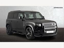 Santorini black Used 2025 Land Rover Defender HSE Dynamic SUV | £78,980