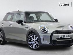Silver Used 2024 Mini Cooper S Classic Hatchback | £21,000 (Good price)
