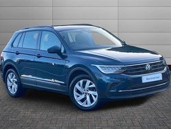 Nightshade blue Used 2023 VW Tiguan Life SUV | £19,991 (Fair price)