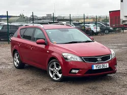 Red Used 2011 Kia Ceed 3 Estate | £1,185 (Fair price)