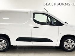 White Used 2020 Vauxhall Combo Sportive MPV | £6,950 (A bit pricey)