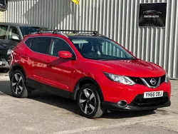 Red Used 2016 Nissan Qashqai N-Connecta SUV | £7,490 (Fair price)