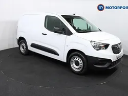 White New 2024 Vauxhall Combo MPV | £12,999 (Super price)