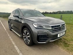Grey Used 2018 VW Touareg R-line SUV | £28,495 (Expensive)