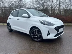 White Used 2024 Hyundai i10 Premium Hatchback | £15,795 (Fair price)