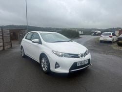 White Used 2013 Toyota Auris Multidrive S Hatchback | £6,995 (Good price)