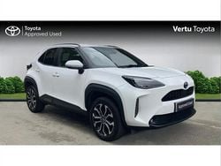White Used 2023 Toyota Yaris Hybrid Design SUV | £19,478 (Good price)