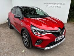 Red black Used 2023 Renault Captur Techno SUV | £18,290 (Fair price)