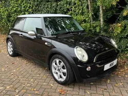 Black Used 2005 Mini Cooper Hatch Hatchback | £3,999 (A bit pricey)