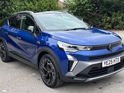 Iron blue Used 2025 Renault Captur Esprit Alpine SUV | £23,990 (Expensive)
