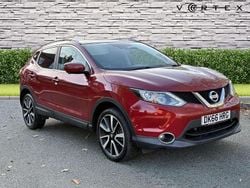Red Used 2016 Nissan Qashqai Tekna SUV | £8,150 (Good price)