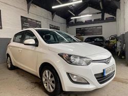 White Used 2014 Hyundai i20 Active Hatchback | £5,499 (A bit pricey)