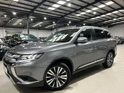Grey Used 2020 Mitsubishi Outlander SUV | £12,880 (Good price)