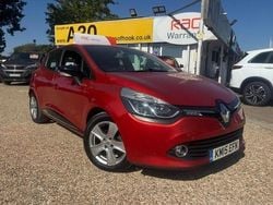 Red Used 2015 Renault Clio IV Dynamique Hatchback | £5,299 (Fair price)