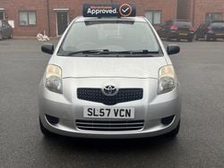 Silver Used 2007 Toyota Yaris T2 Hatchback | £1,600 (Fair price)