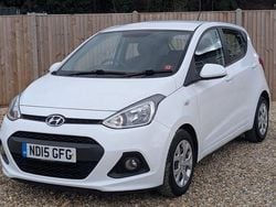 White Used 2015 Hyundai i10 SE Hatchback | £4,400 (Good price)