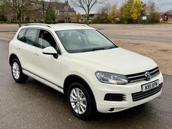 White Used 2011 VW Touareg SE SUV | £5,995 (A bit pricey)