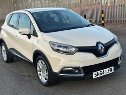 Cream Used 2014 Renault Captur Dynamique SUV | £5,495 (Good price)
