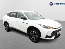White Used 2025 MG HS Trophy SUV | £22,699 (Expensive)