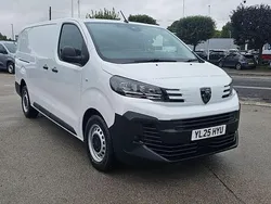 White New 2025 Peugeot Expert Van | £21,900 (Fair price)