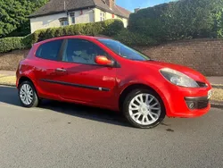 Red Used 2006 Renault Clio II Dynamique Hatchback | £1,490 (Good price)