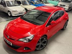 Red Used 2016 Vauxhall Astra GTC Edition Hatchback | £4,000 (Fair price)