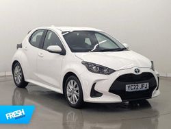 White Used 2022 Toyota Yaris Hybrid Hatchback | £16,890 (Good price)