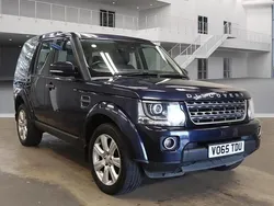 Blue Used 2015 Land Rover Discovery 4 SE SUV | £12,990 (Fair price)