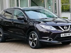 Black Used 2016 Nissan Qashqai N-Connecta SUV | £5,990 (Fair price)