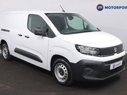 White New 2024 Vauxhall Combo MPV | £14,799 (Good price)